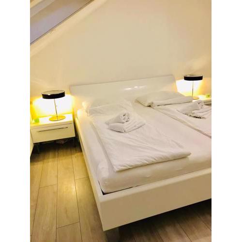 New Modern 2 Rooms Flat with Parking