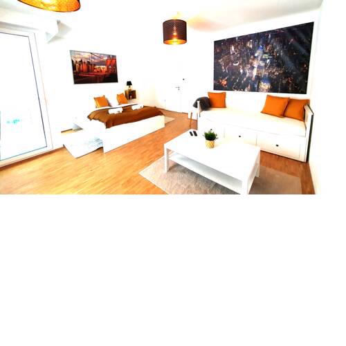 NEW! Pineapple Apartments Dresden Zwinger IV