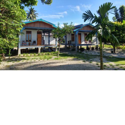 New Raya - Nias Beach Bungalows