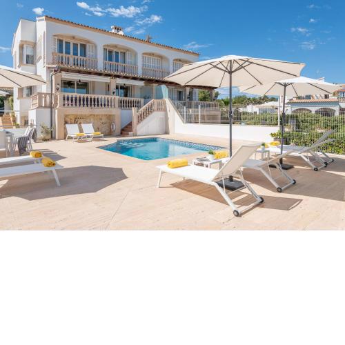 NEW! Stunning Villa with Sea View, Pool, Sauna and Jacuzzi