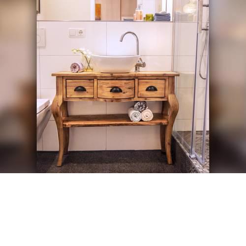 New, well-appointed private room with ensuite bathroom on Schaafenstraße