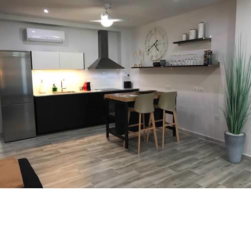 Newly renovated - Spacious, private entrance, terrace