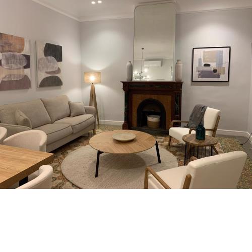 Newly renovated 2 bedroom, 2 bathroom in the heart of Barcelona- Sleeps up to 6, ONLY 31 NIGHTS OR MORE