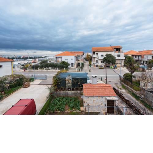 Newly renovated apartment, great panoramic view of the old town, 1km from sea