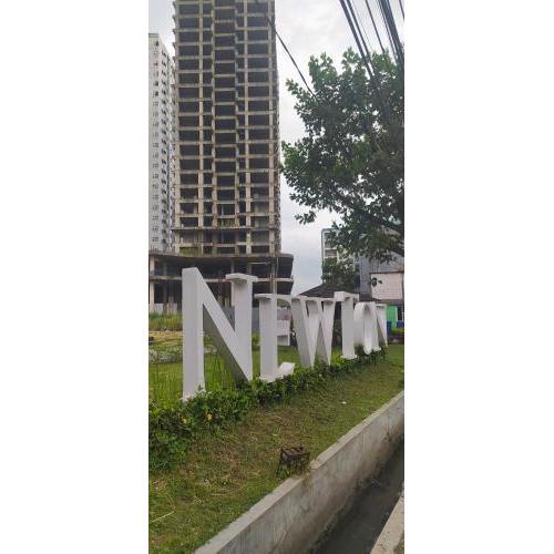 Newton Apartment Residence By Ayulian