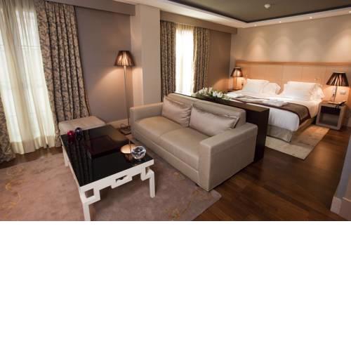 Nexus Valladolid Suites & Hotel