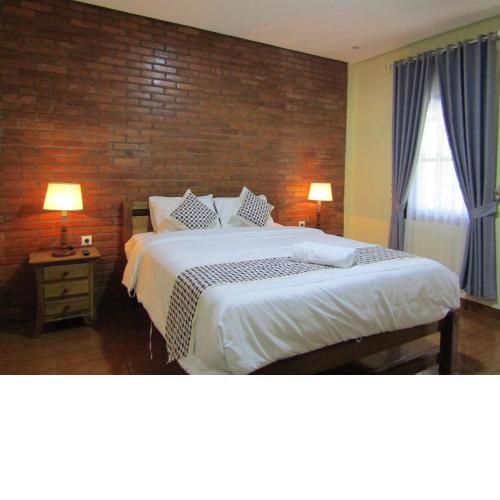 Nia Maretta House Syariah