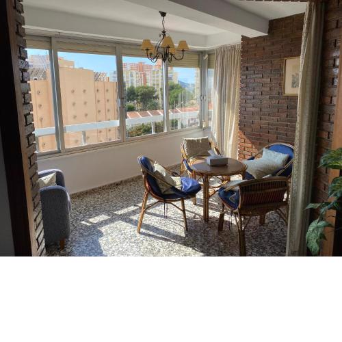 Nice and sunny Poniente beach apartment