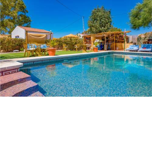 Nice apartment in Alora with Outdoor swimming pool, WiFi and 2 Bedrooms