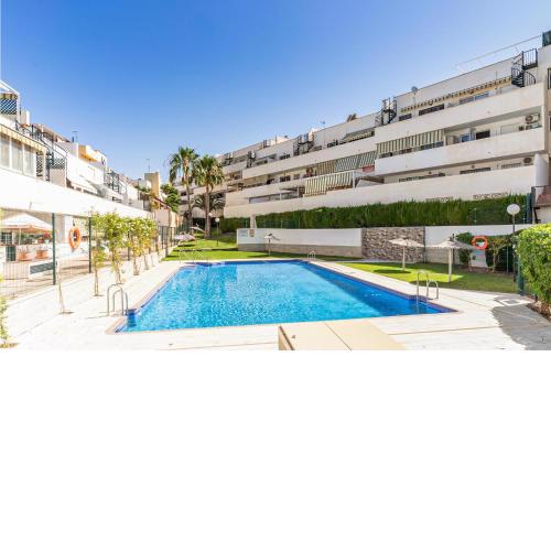 Nice apartment in Benalmádena with Outdoor swimming pool, WiFi and 2 Bedrooms