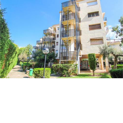 Nice apartment in Cambrils with 2 Bedrooms