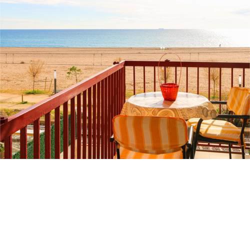 Nice apartment in Canet de Mar w/ 3 Bedrooms