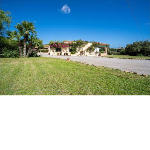 Nice apartment in Capdepera with Outdoor swimming pool, WiFi and 1 Bedrooms