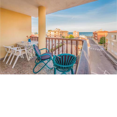 Nice apartment in El Grau de Moncofa with WiFi and 3 Bedrooms