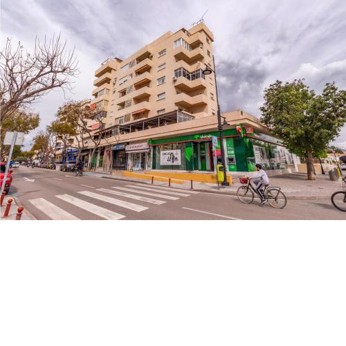 Nice apartment in Fuengirola with WiFi and 3 Bedrooms