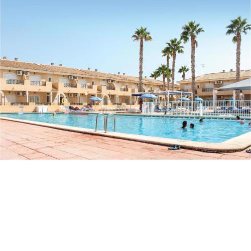 Nice apartment in Los Alcázares with Outdoor swimming pool, WiFi and 2 Bedrooms