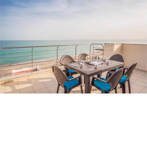 Nice apartment in Moncofa w/ 3 Bedrooms