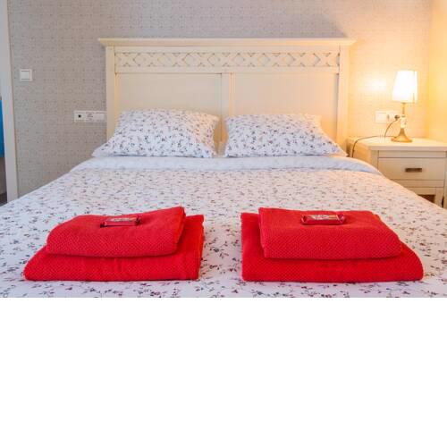 NICE APARTMENT IN OLD TOWN (3BD, 2BATH, AC and WIFI)