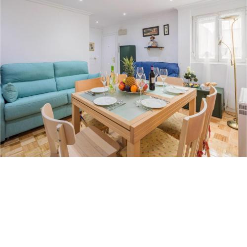 Nice apartment in Oviedo with WiFi and 2 Bedrooms