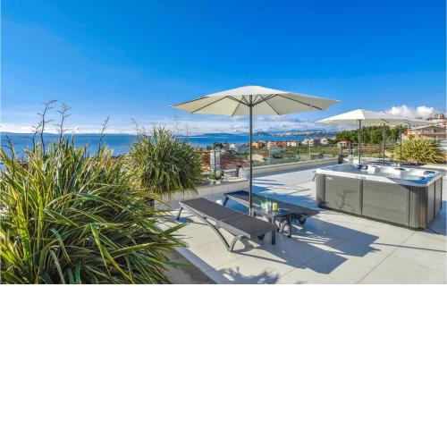 Nice apartment in Podstrana with Outdoor swimming pool