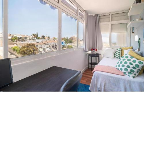 Nice apartment in Rincón de la Victoria with Indoor swimming pool, WiFi and 3 Bedrooms