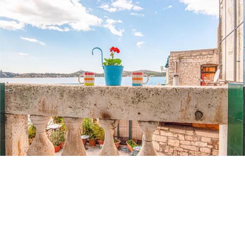 Nice apartment in Sibenik with WiFi and 3 Bedrooms