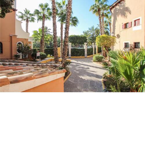 Nice apartment in Torrevieja w/ Outdoor swimming pool, WiFi and 2 Bedrooms