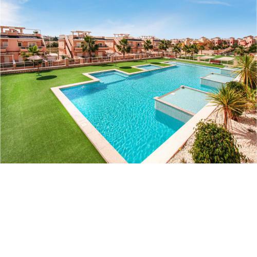 Nice apartment in Torrevieja with Sauna, WiFi and 2 Bedrooms