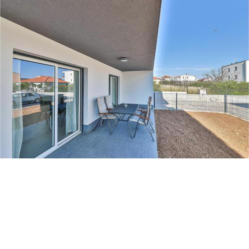 Nice apartment in Trogir with WiFi and 2 Bedrooms