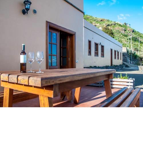 Nice apartment with fantastic views of the coastline of Tenerife