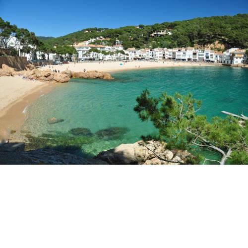 Nice Apartment with Pool, Close to the Beach