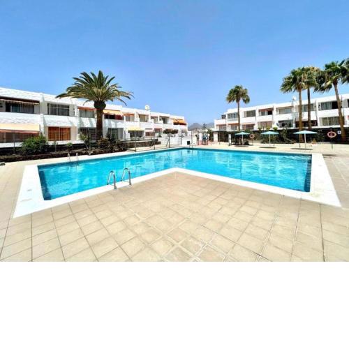Nice apartment with Wifi,pool, near the beach in Tenerife Sur, Costa del Silencio