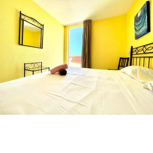 Nice apartment,Wifi Free en area common,terrace,view,beach, Tenerife South