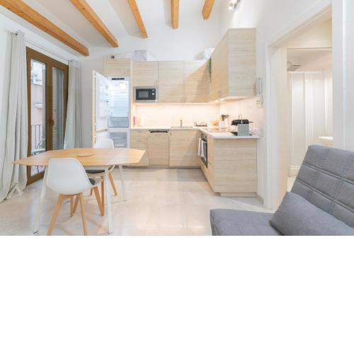 NICE CITY CENTER APARTMENT