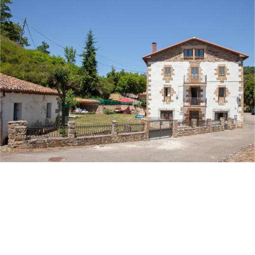 Nice home in Bárcena de Ebro with WiFi and 4 Bedrooms