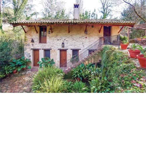 Nice home in Benamahoma w/ 5 Bedrooms and Outdoor swimming pool
