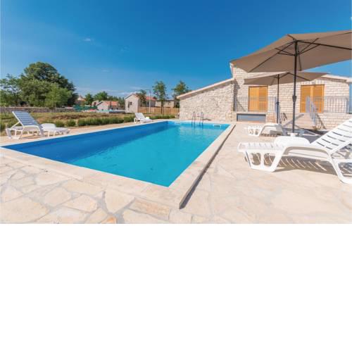 Nice home in Biograd na moru w/ WiFi, Outdoor swimming pool and 6 Bedrooms