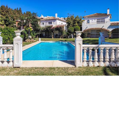Nice home in Calahonda with Outdoor swimming pool, WiFi and 3 Bedrooms