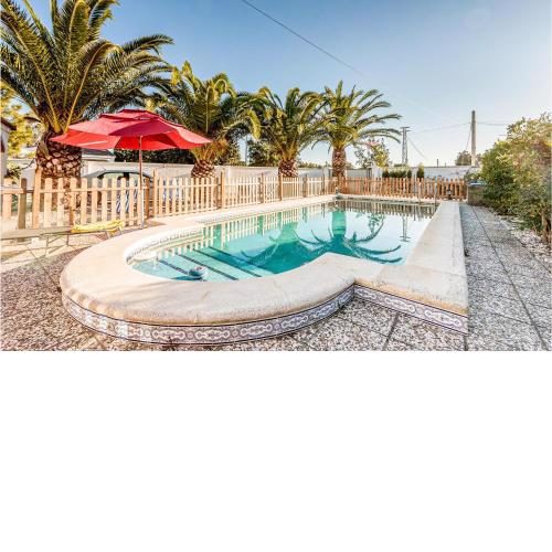 Nice home in Chiclana de la Fronter with WiFi, Outdoor swimming pool and 3 Bedrooms