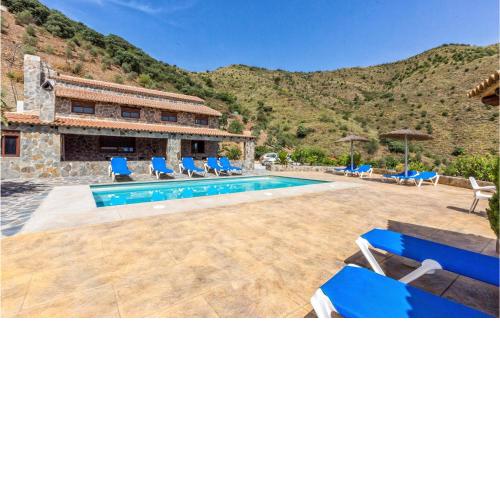 Nice home in El Borge with Outdoor swimming pool, WiFi and 11 Bedrooms