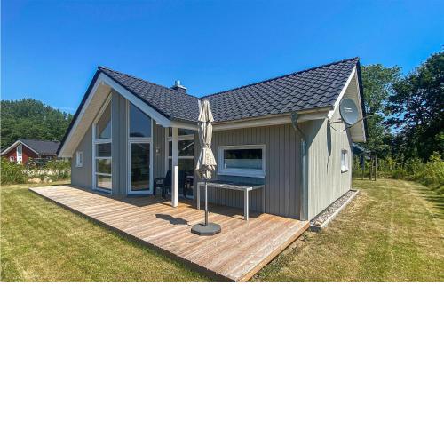 Nice home in Krems II-Warderbrck with Sauna, WiFi and 3 Bedrooms