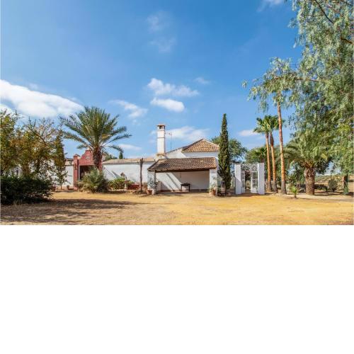 Nice home in La Campana with Outdoor swimming pool, WiFi and 4 Bedrooms