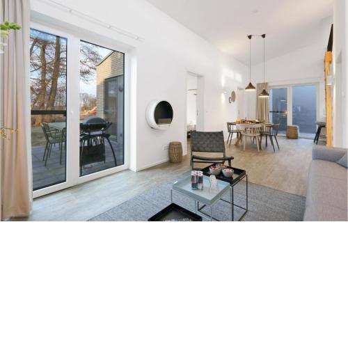 Nice home in Lembruch-Dmmer See with Sauna, WiFi and 2 Bedrooms