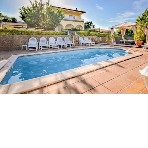Nice home in Lloret de Mar with Outdoor swimming pool, WiFi and 4 Bedrooms