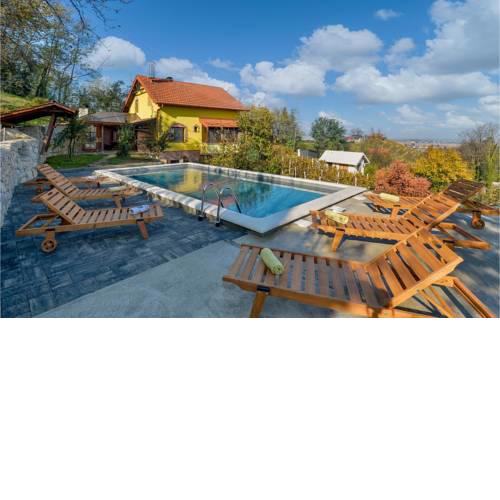 Nice home in Ludbreg w/ Outdoor swimming pool and 3 Bedrooms