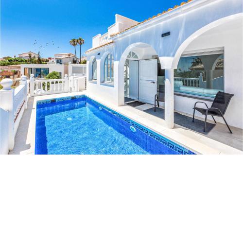Nice home in Mijas Costa with WiFi, Private swimming pool and 5 Bedrooms