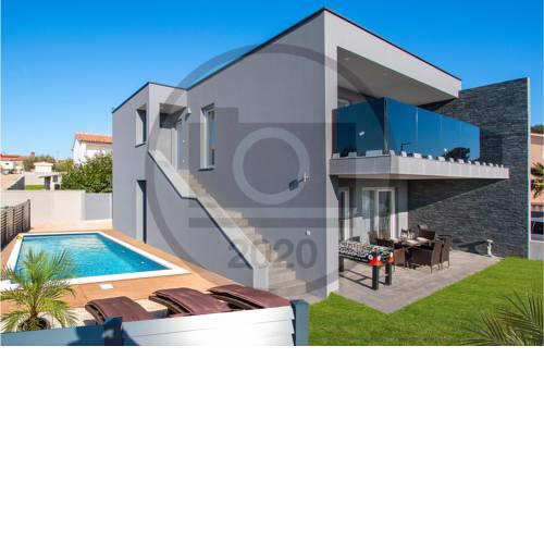 Nice home in Peroj w/ Outdoor swimming pool and 4 Bedrooms