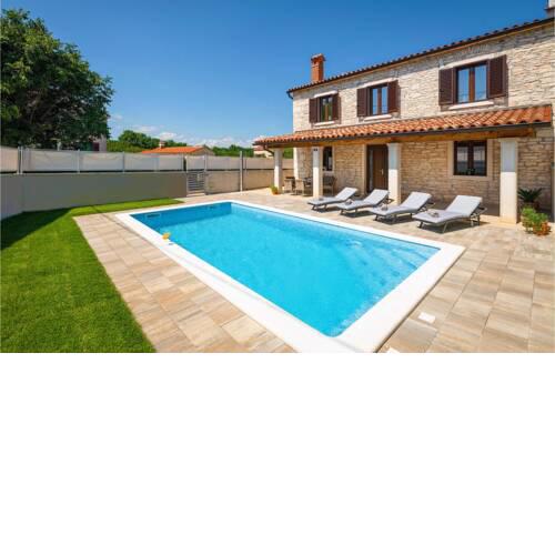 Nice home in Pula with Outdoor swimming pool and 2 Bedrooms