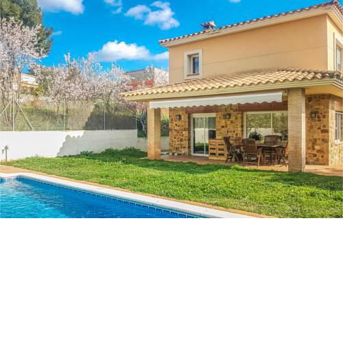 Nice home in Santa Cristina d'Aro w/ Outdoor swimming pool, Outdoor swimming pool and 4 Bedrooms