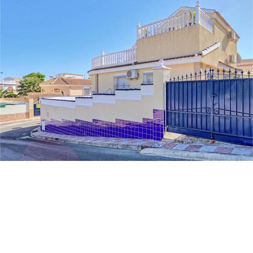Nice home in Santa Pola w/ Jacuzzi, WiFi and Outdoor swimming pool